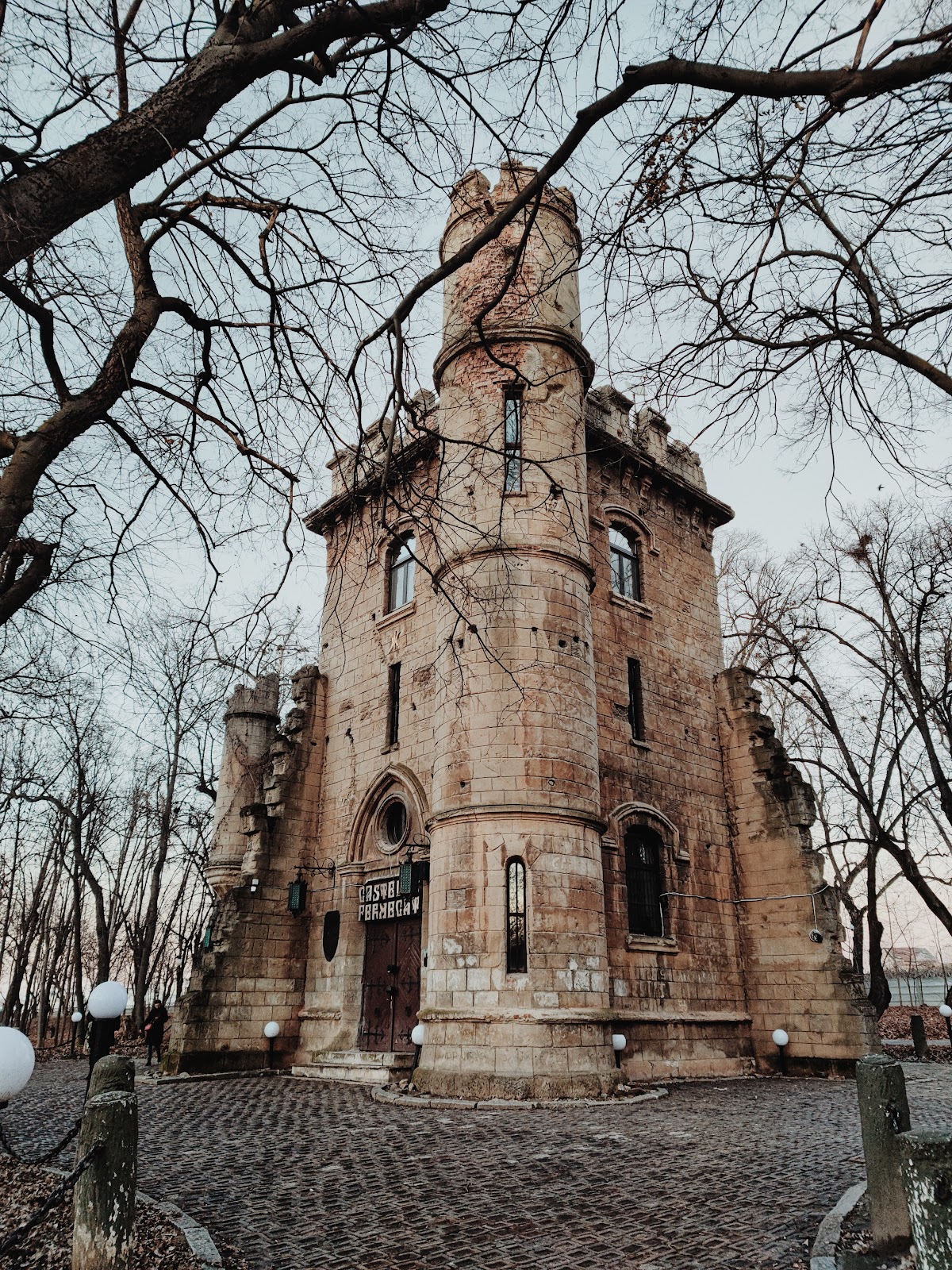 Castelul Fermecat - foto 1