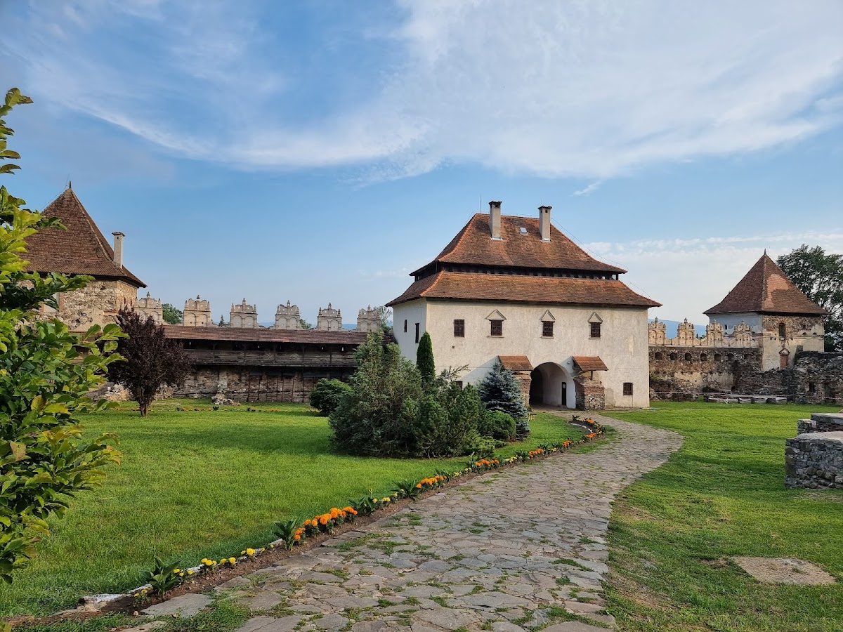 Castelul Lázár - foto 2