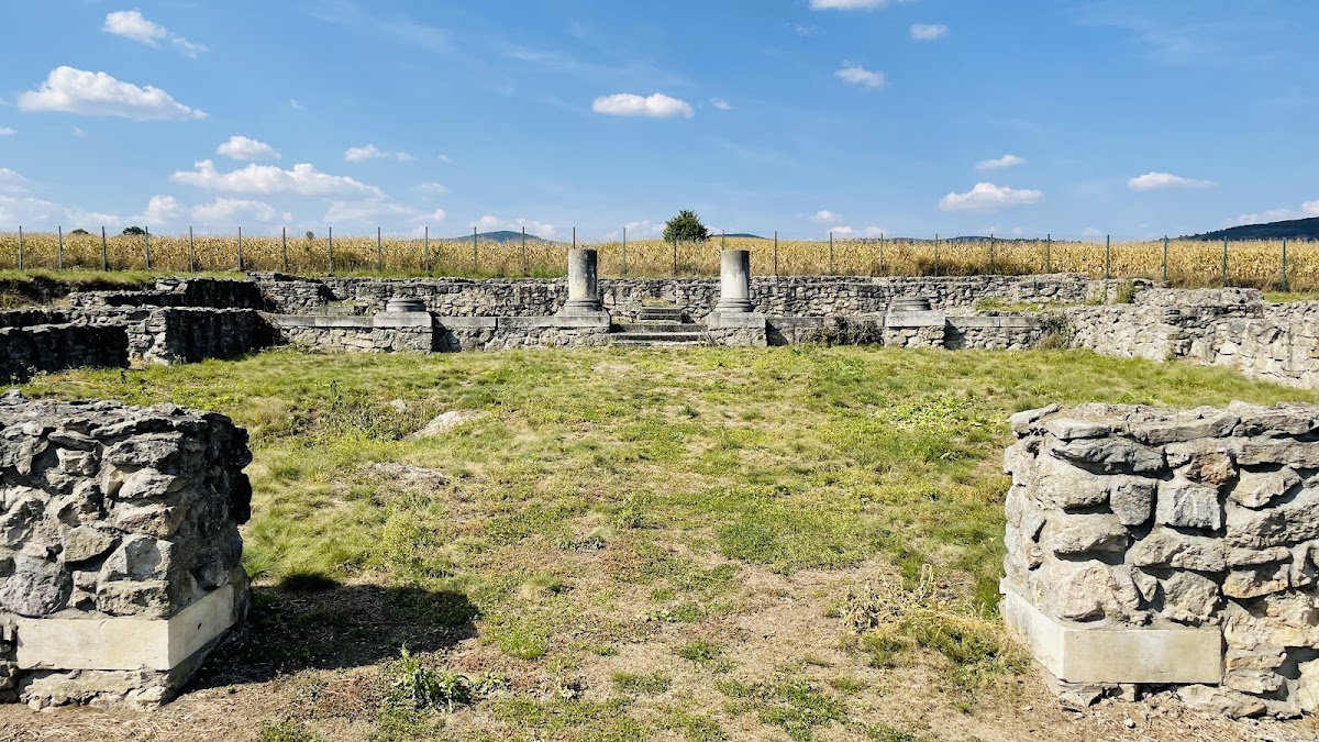 Castrul Roman de la Buciumi - foto 2