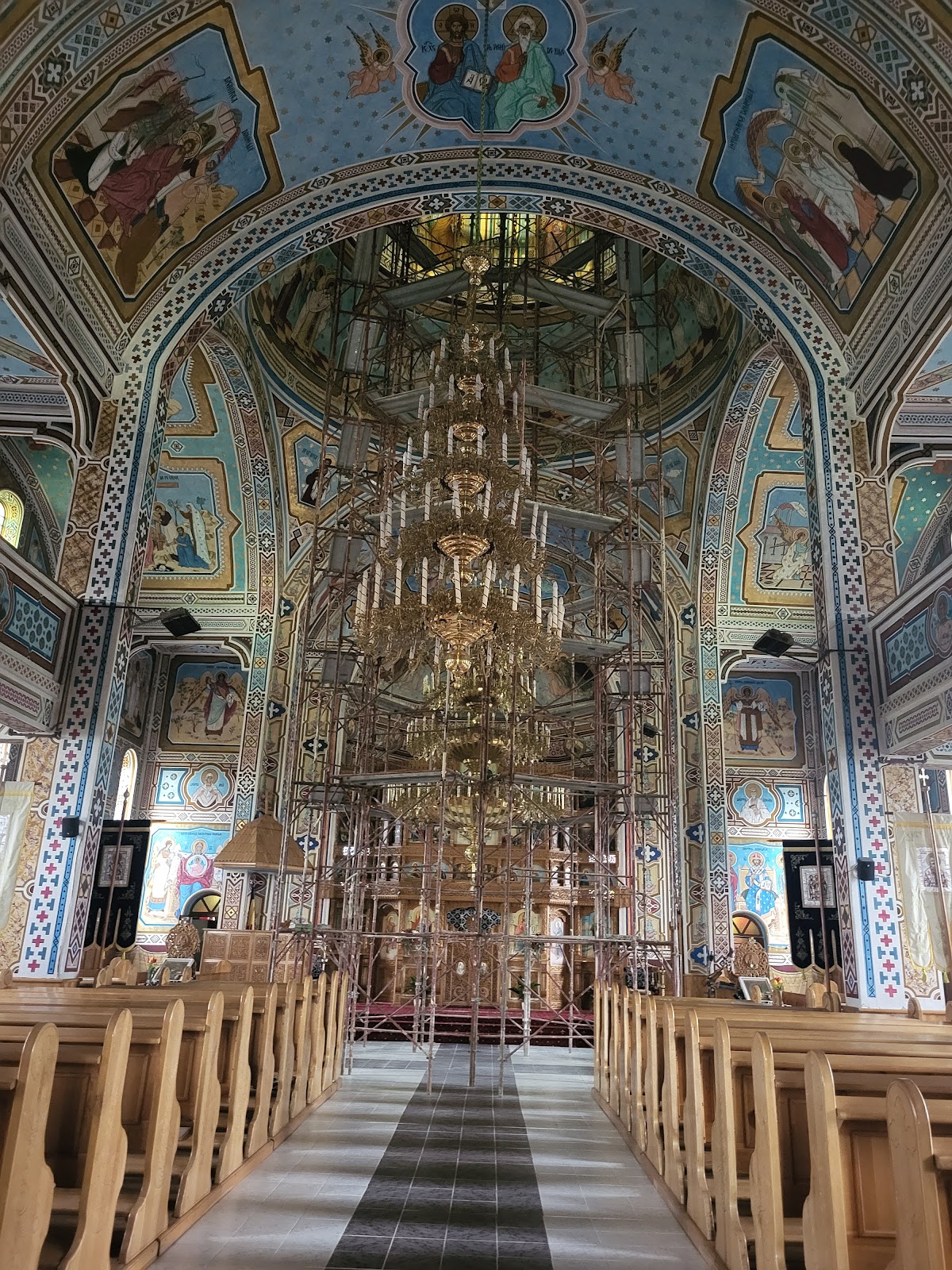 Catedrala Adormirea Maicii Domnului - foto 1