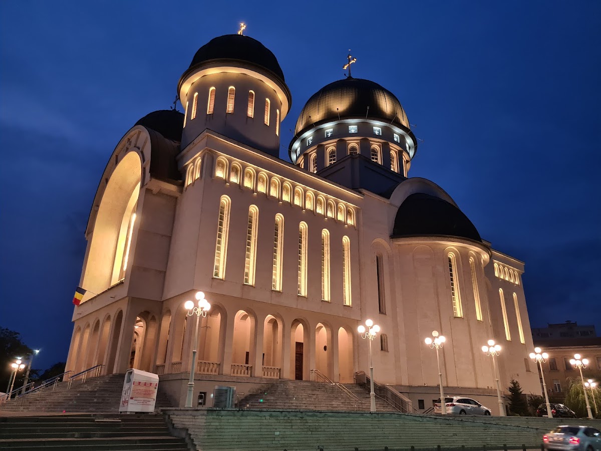 Cathédrale Archiépiscopale "Sainte Trinité" - foto 2