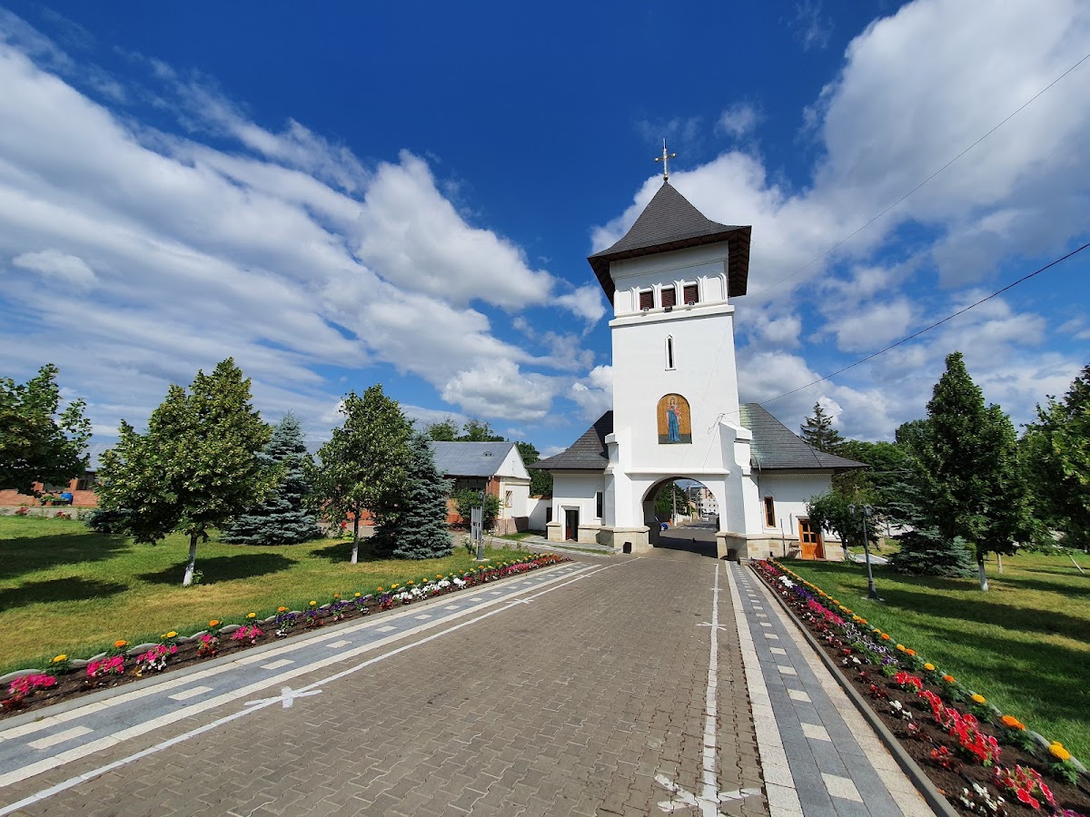 Catedrala Episcopală Huși - foto 2