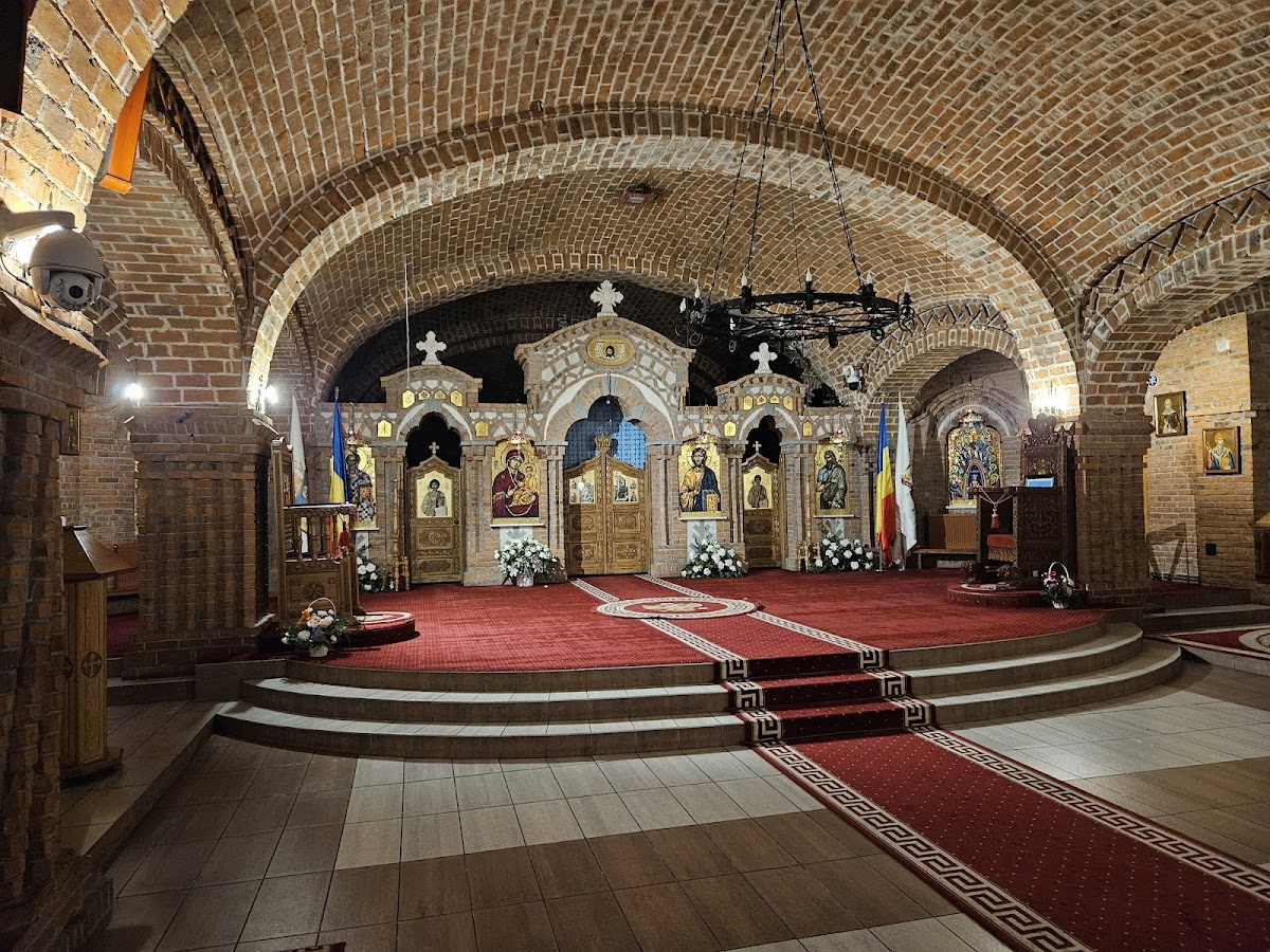 Episcopal Cathedral of the Holy Trinity in Baia Mare - foto 2