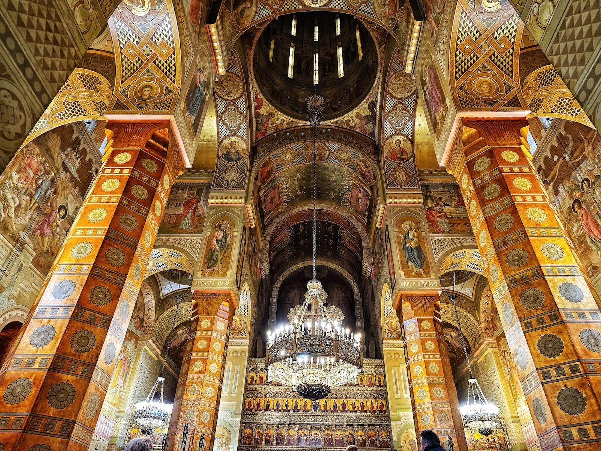 Cathédrale Métropolitaine “Saint Grand Martyr Dimitrie” - foto 2