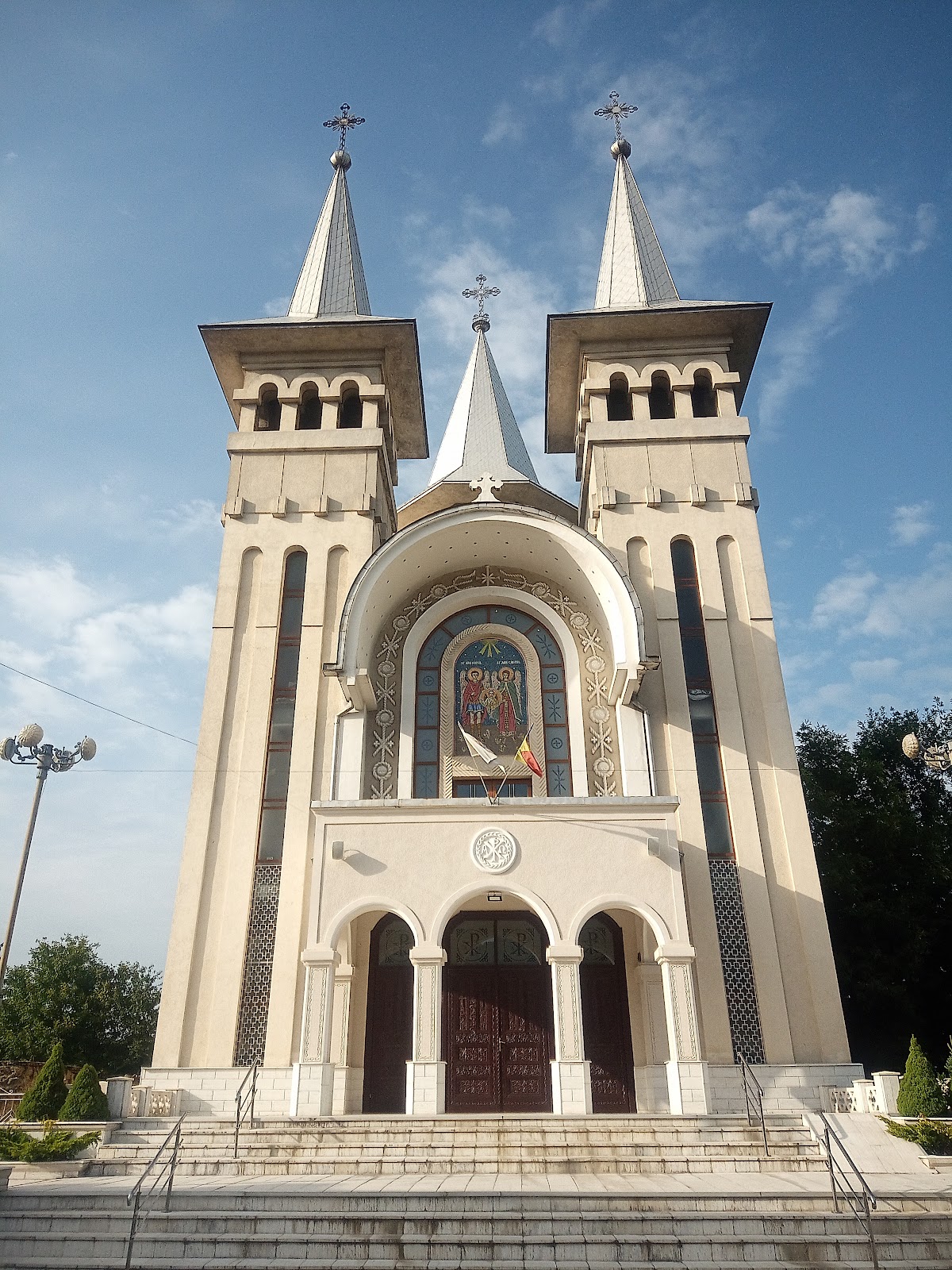 Catedrala Ortodoxa Sfinții Arhangheli Mihail și Gavriil - foto 1