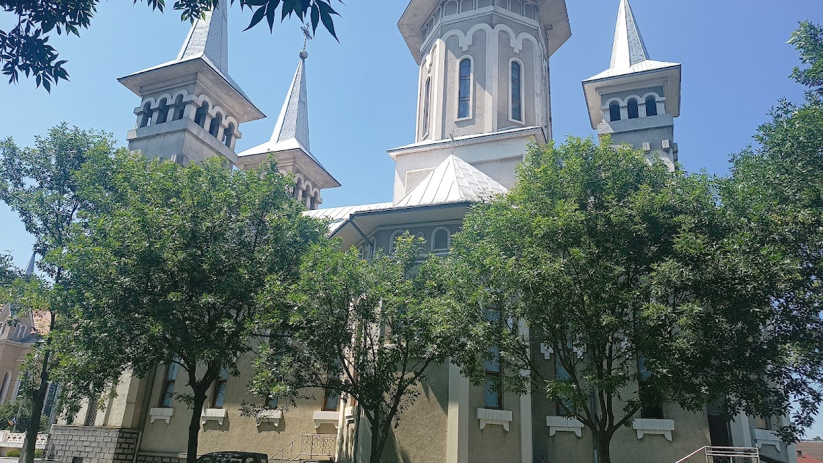 Catedrala Ortodoxa Sfinții Arhangheli Mihail și Gavriil - foto 4