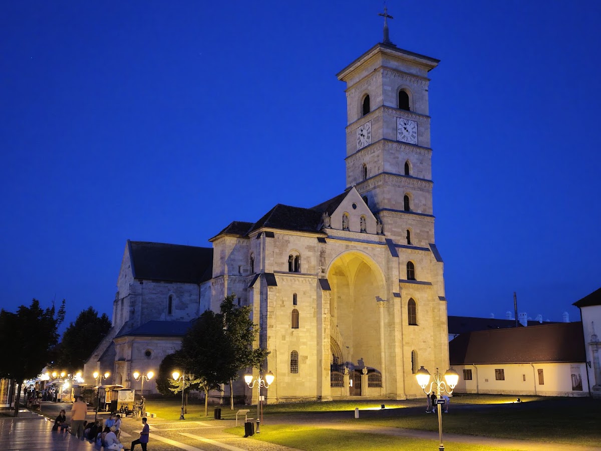 Szent Mihály Római Katolikus Székesegyház - foto 1