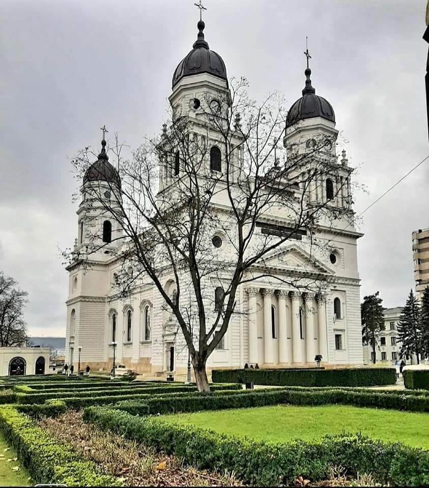 Catedrala "Sfânta Cuvioasă Parascheva" - foto 3