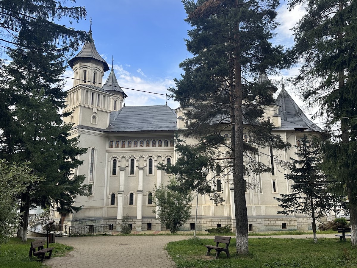 Catedrala Sfânta Treime - foto 2