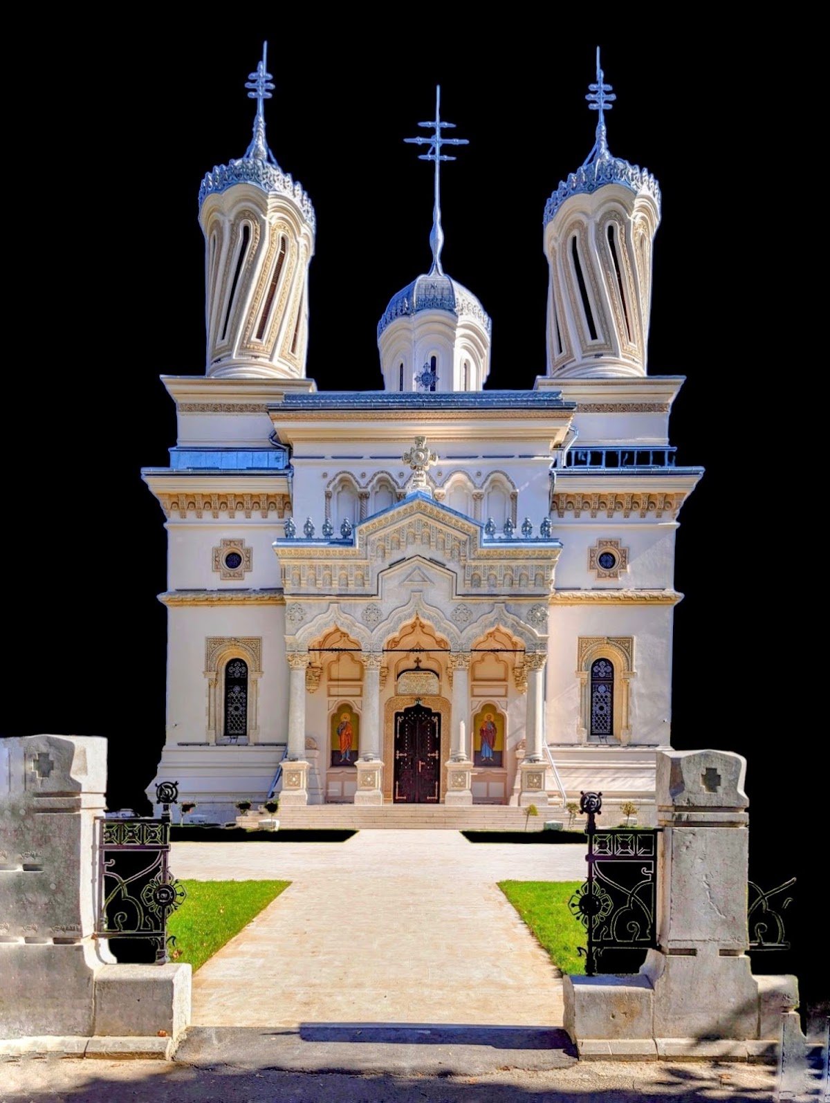 Catedrala Sfântul Haralambie - foto 1