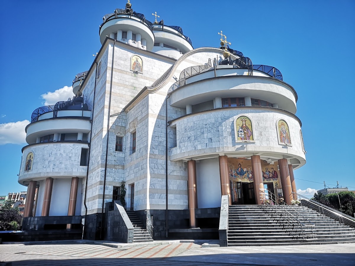 Catedrala Sfinții Apostoli Petru și Pavel - foto 1