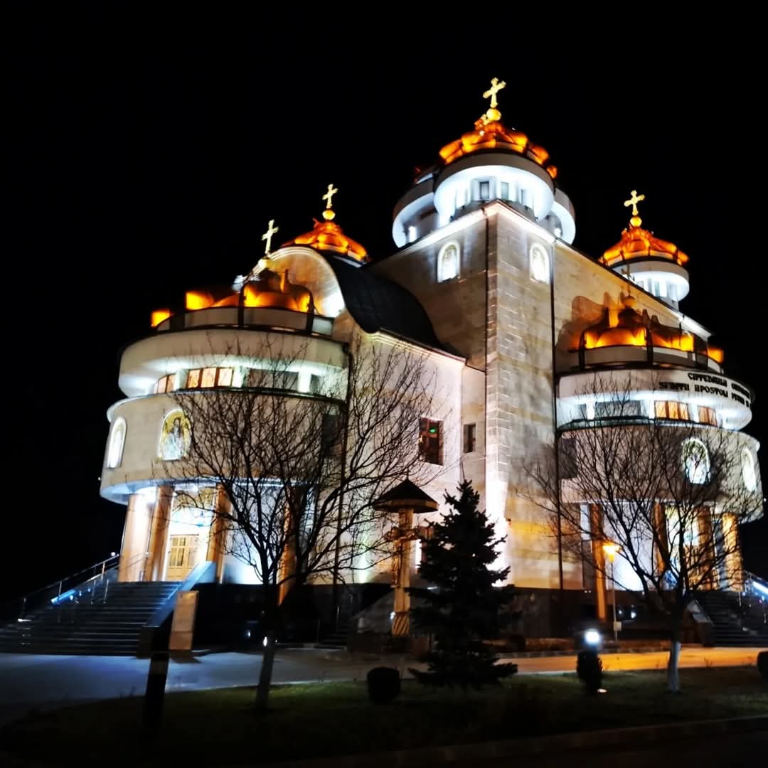 Catedrala Sfinții Apostoli Petru și Pavel - foto 4