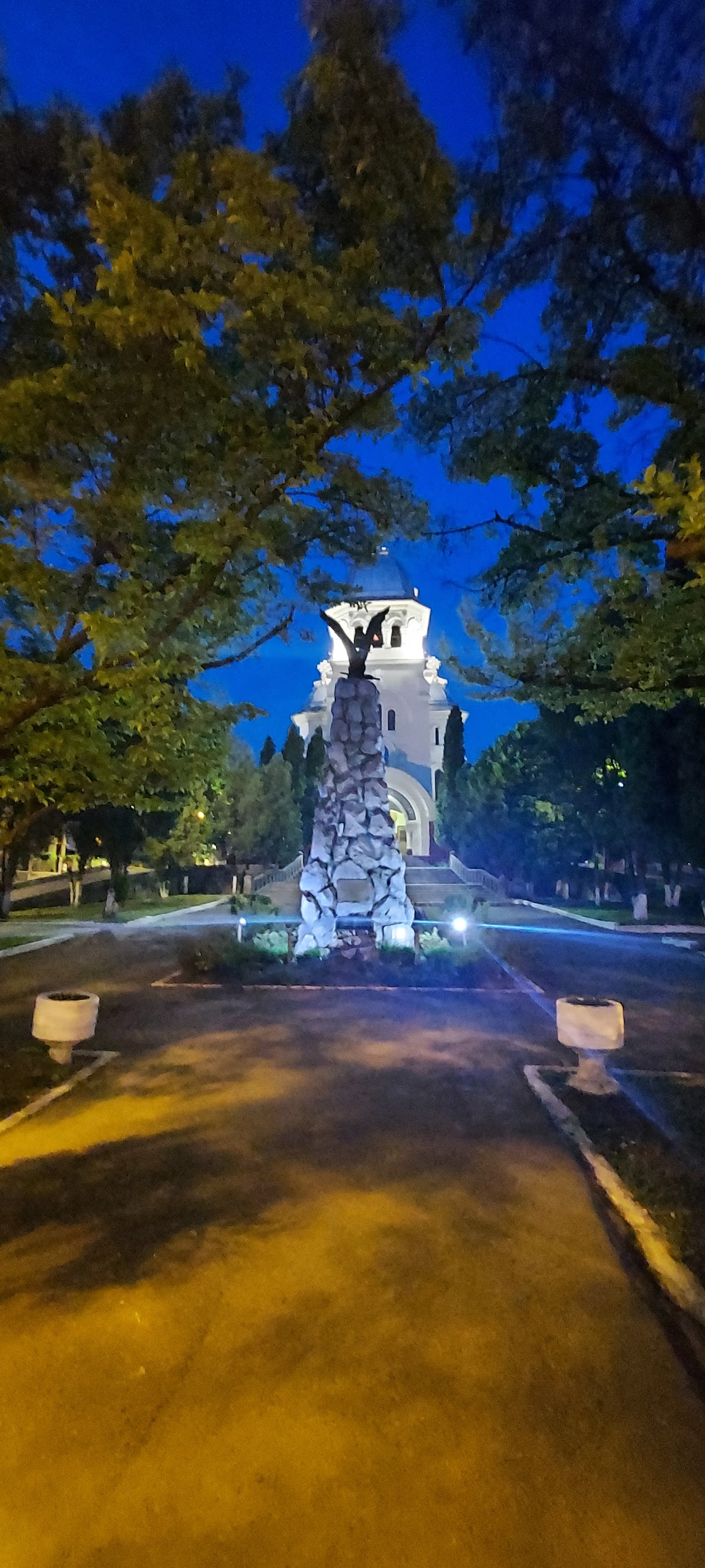 Catedrala Sfinții Arhangheli Mihail și Gavriil - foto 5