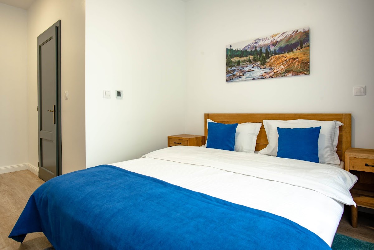Hébergement Bistrita, chambres de l'hôtel English House, hébergement Bistrița-Năsăud