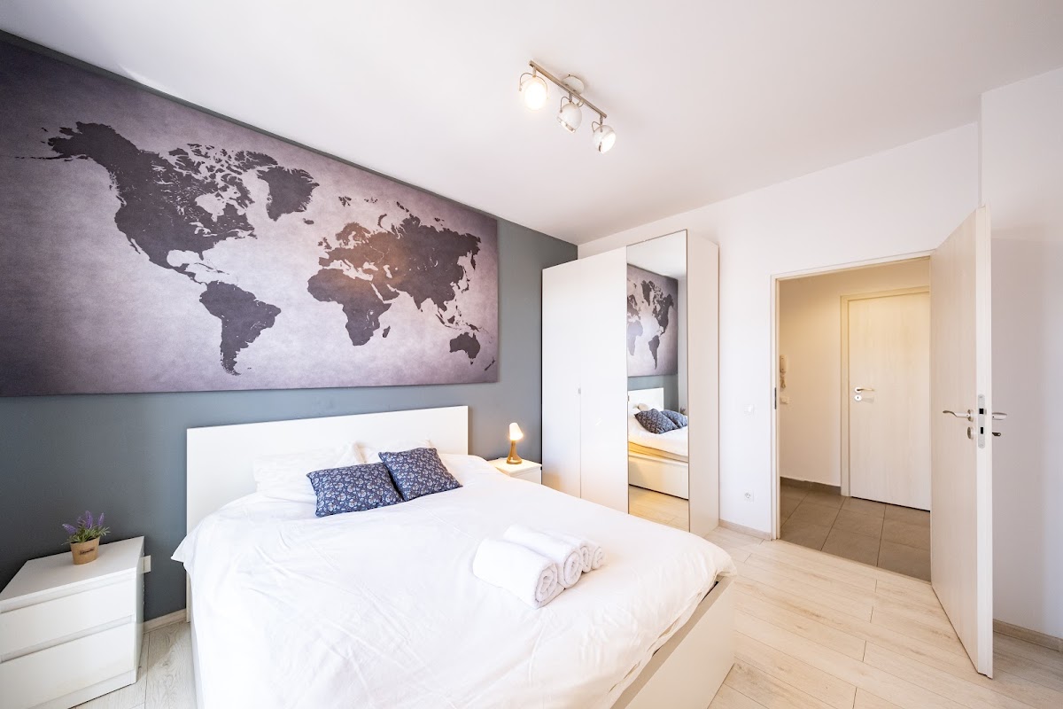 Cazare in regim hotelier by LauriiRent