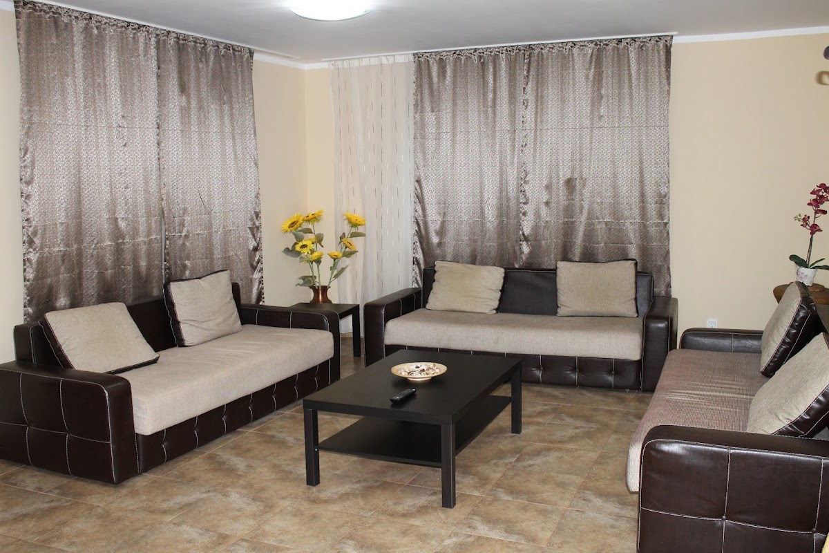 Cazare Teo's Pub - foto 4