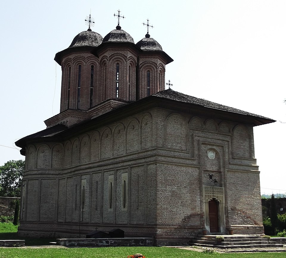 Centrul comunei Brebu Mânăstirei
