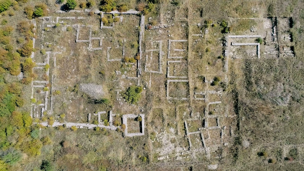 Cetatea Albești - foto 2