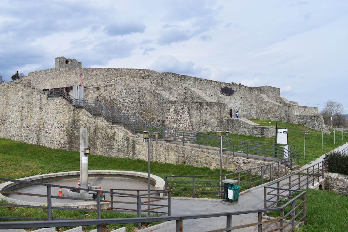 Mittelalterliche Festung von Severin - foto 3