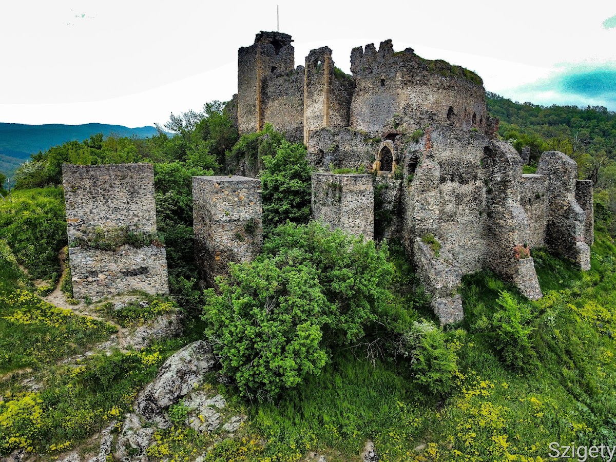 Cetatea Șoimoș - foto 1