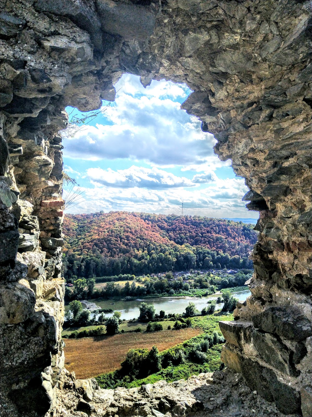 Cetatea Șoimoș - foto 4