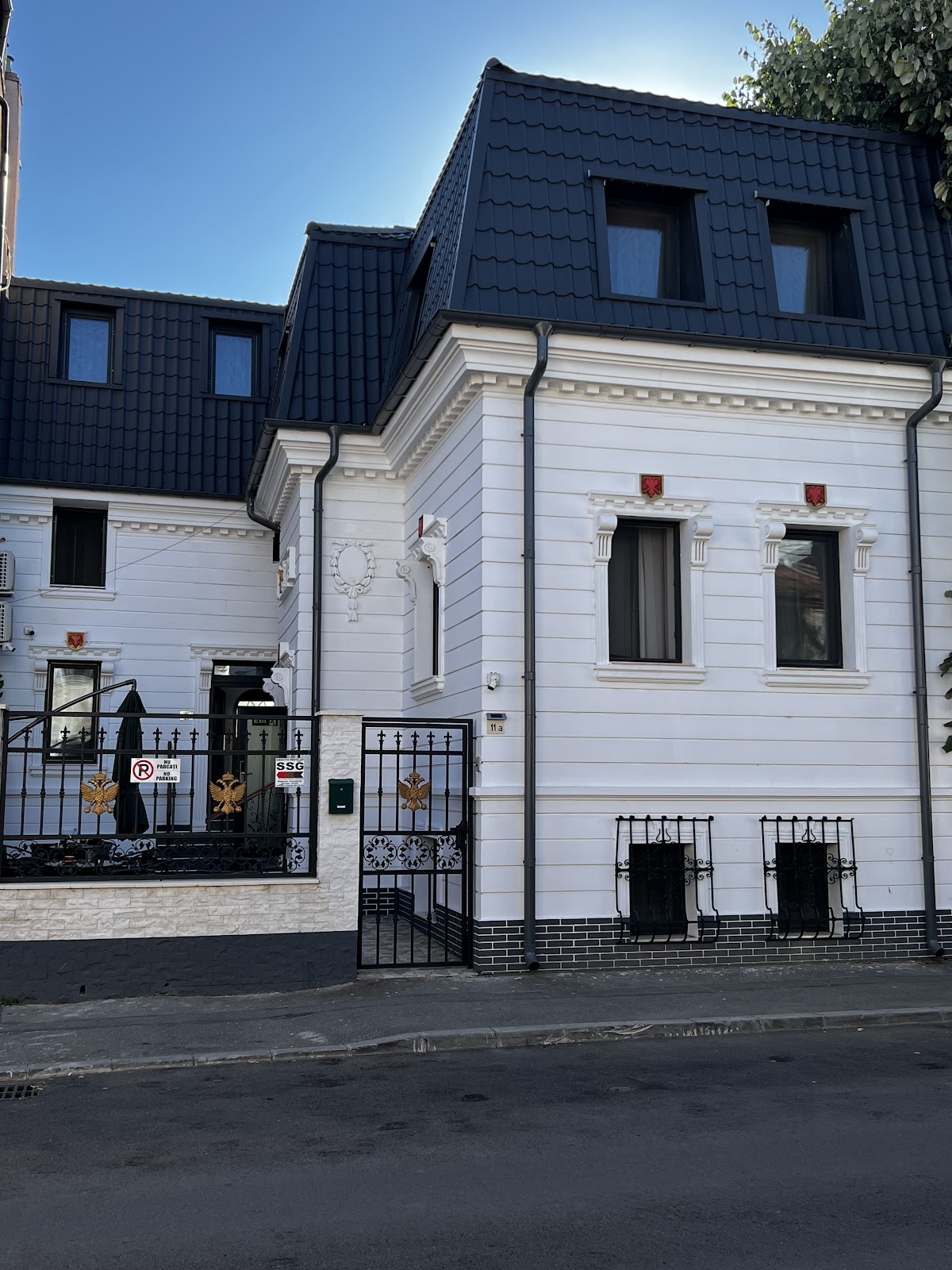 Chic Boutique House