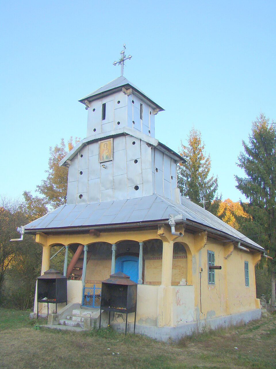 Cimitirul vechi Băzăvani, Băzăvani