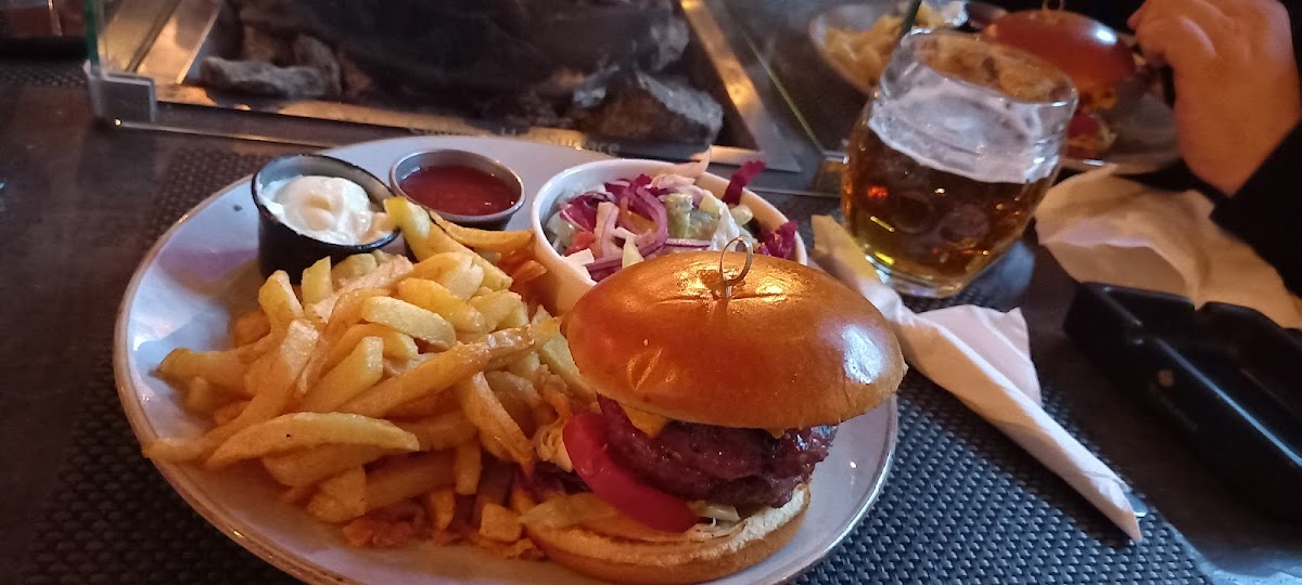 City Bar & Josper Grill - foto 5