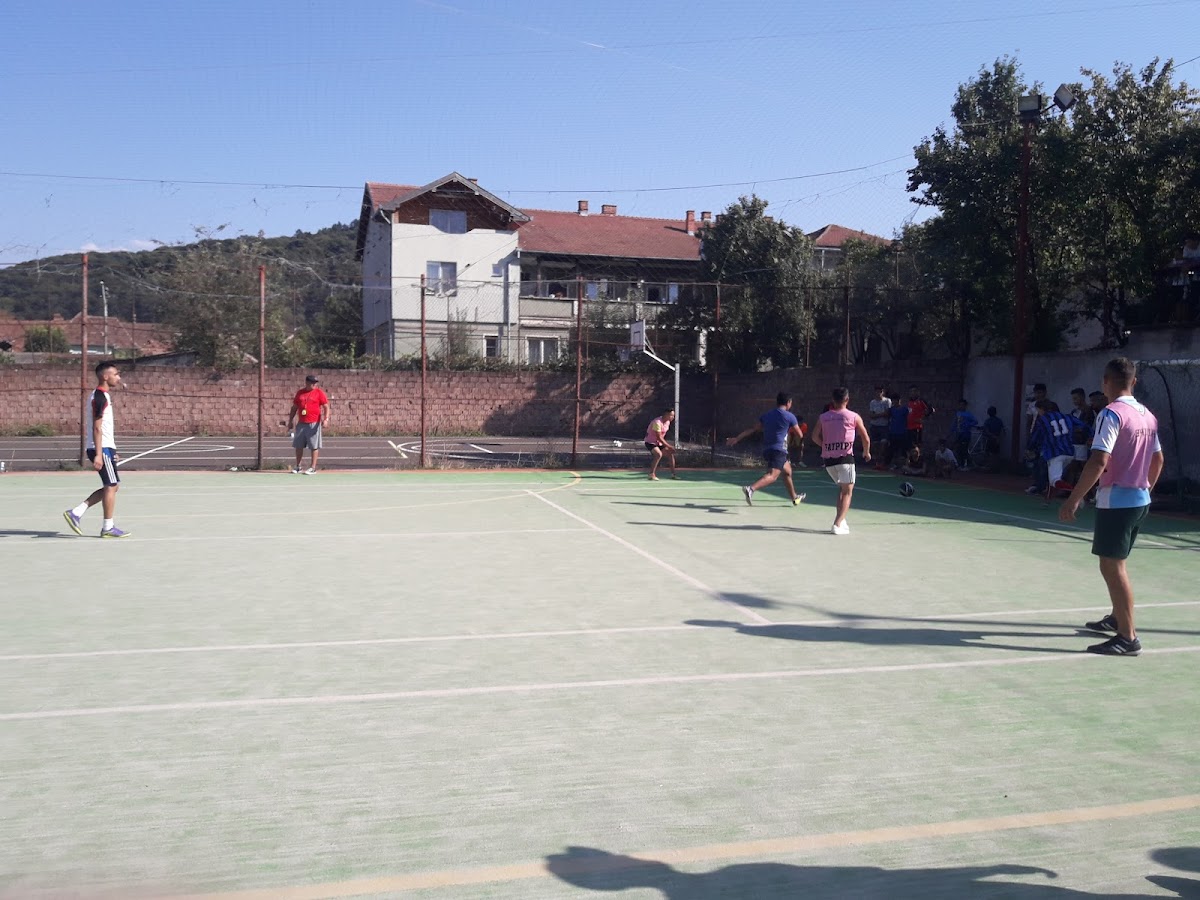 Clubul CFR - foto 5