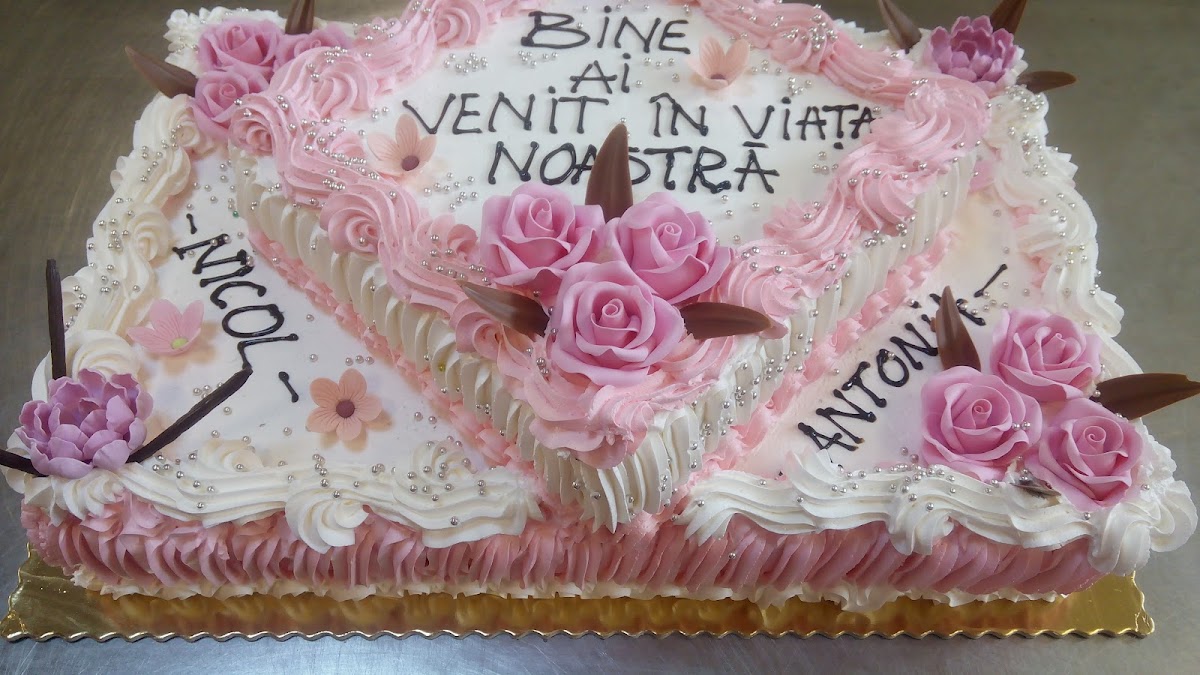 Cofetaria Adriana Tandarei - foto 1