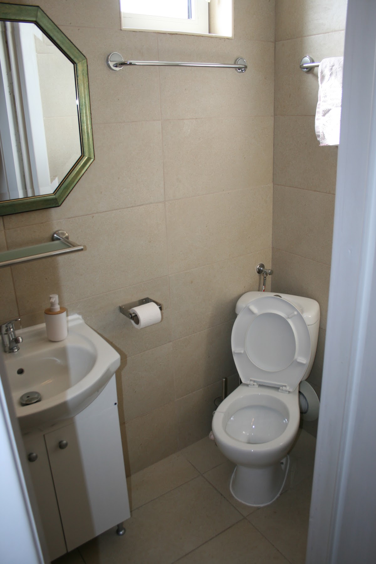 Colev Rooms