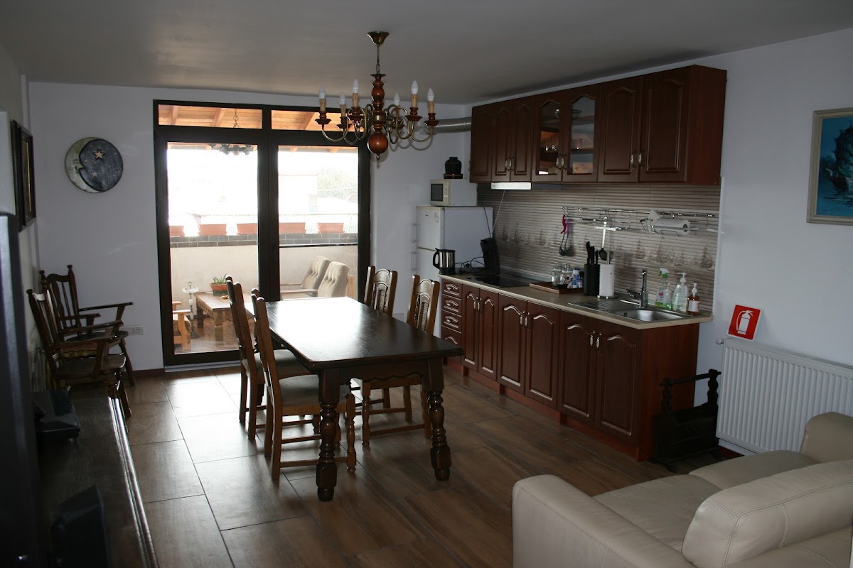 Colev Rooms