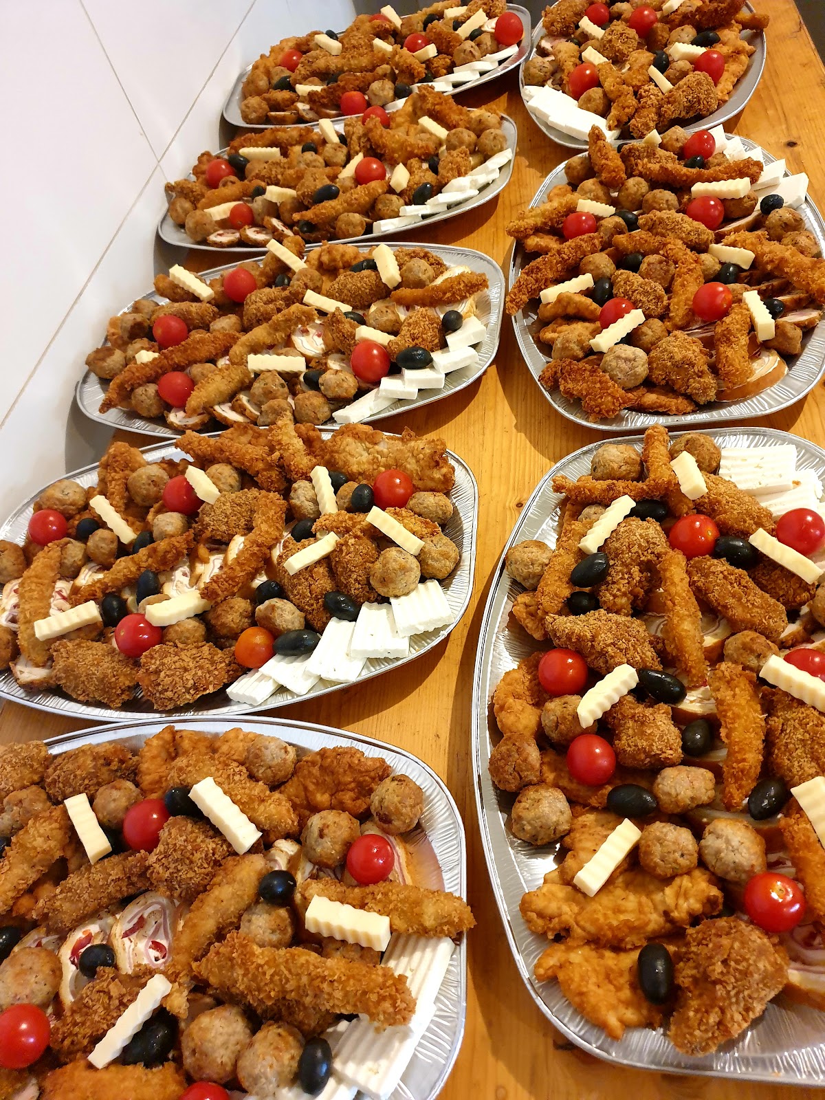Complex Casa Alesia - Restaurant : Catering : Sali de Evenimente : Cofetarie : Cazare