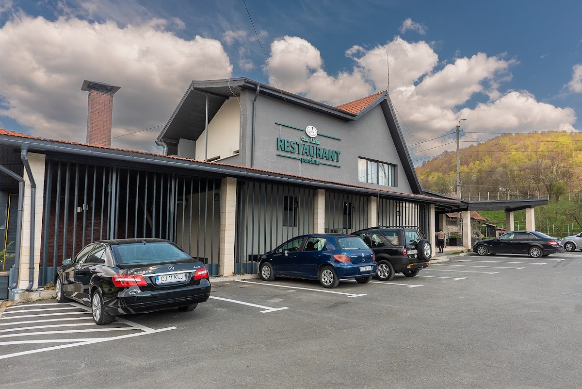 Complex Casa Alesia - Restaurant : Catering : Sali de Evenimente : Cofetarie : Cazare