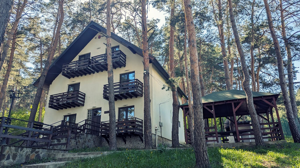 Complex Parc Pini Moinesti - foto 5