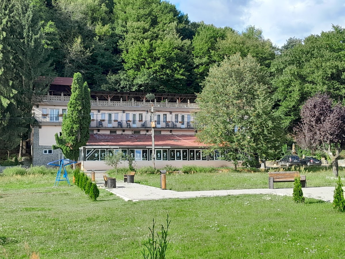 Complex Turistic Gura Jgheabului - foto 5