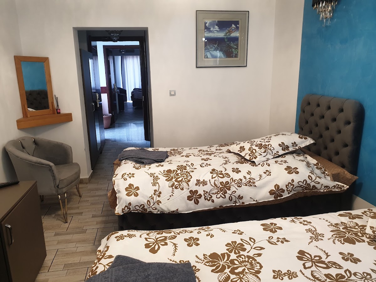 Complesso Turistico Valea Iazurilor - foto 2