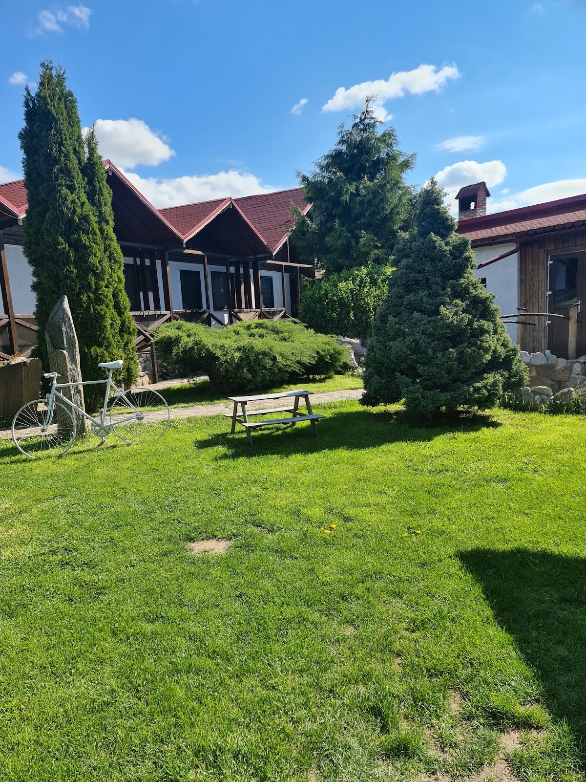 Valea Argesului Komplex, Albeştii Ungureni
