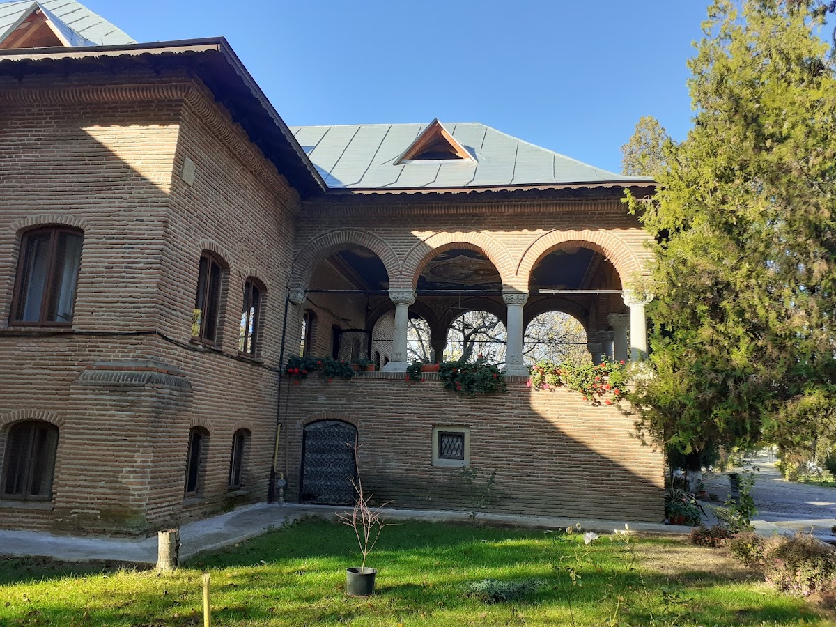 Conacul Drugănescu - foto 2