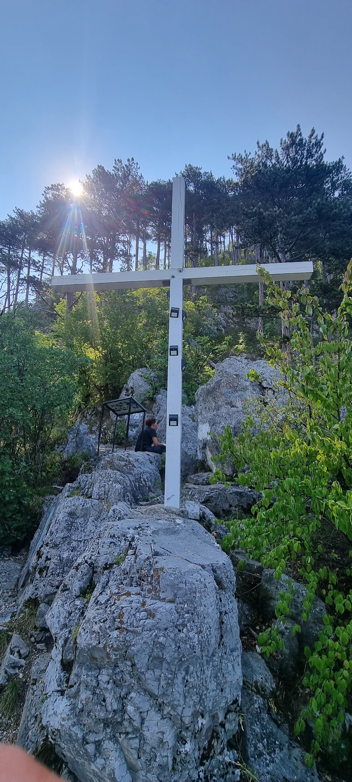 Crucea Albă - foto 2