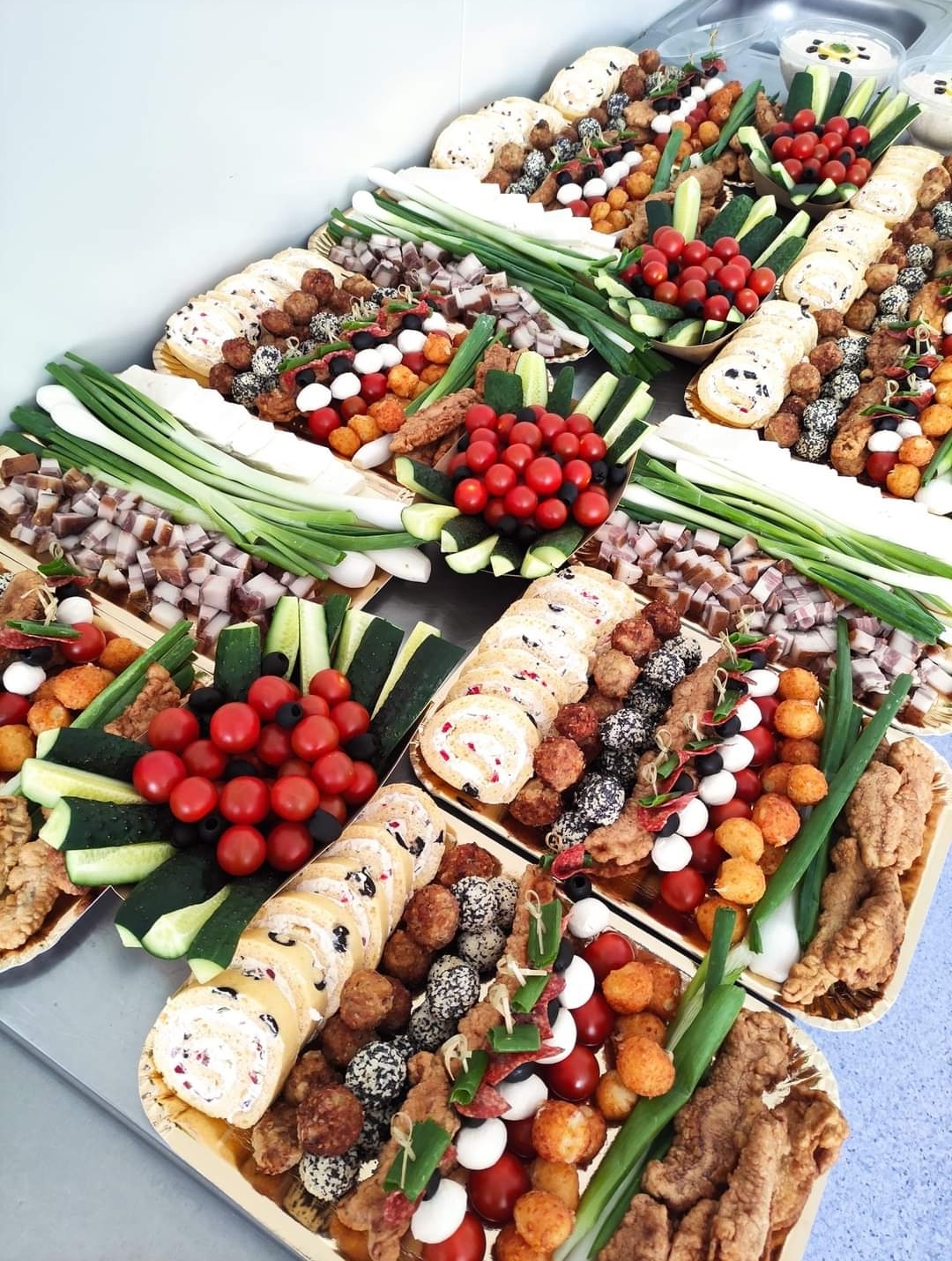 Cu Gust Domnesc - foto 1