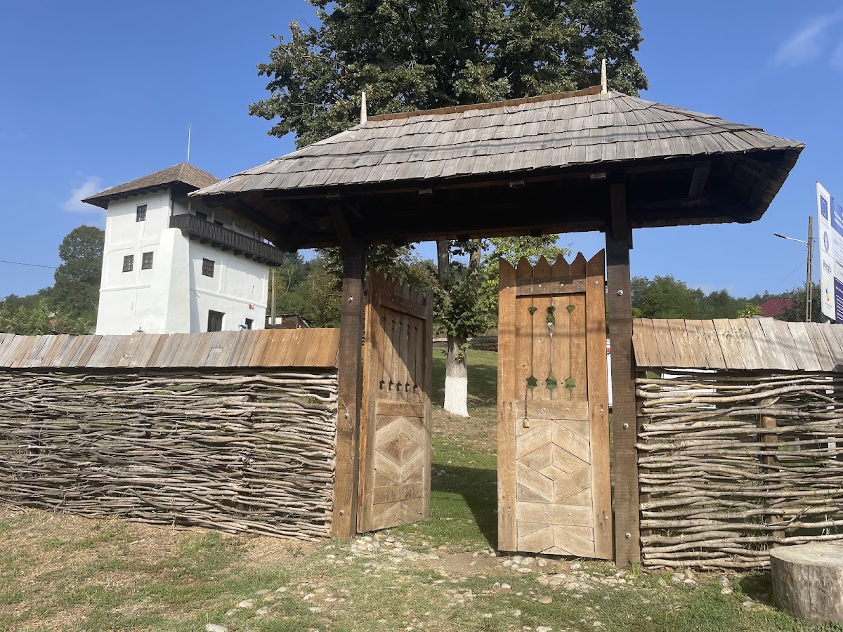 Cula Cernăteștilor - foto 3