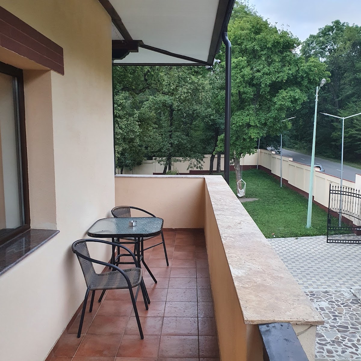 Curtea Domneasca - foto 1