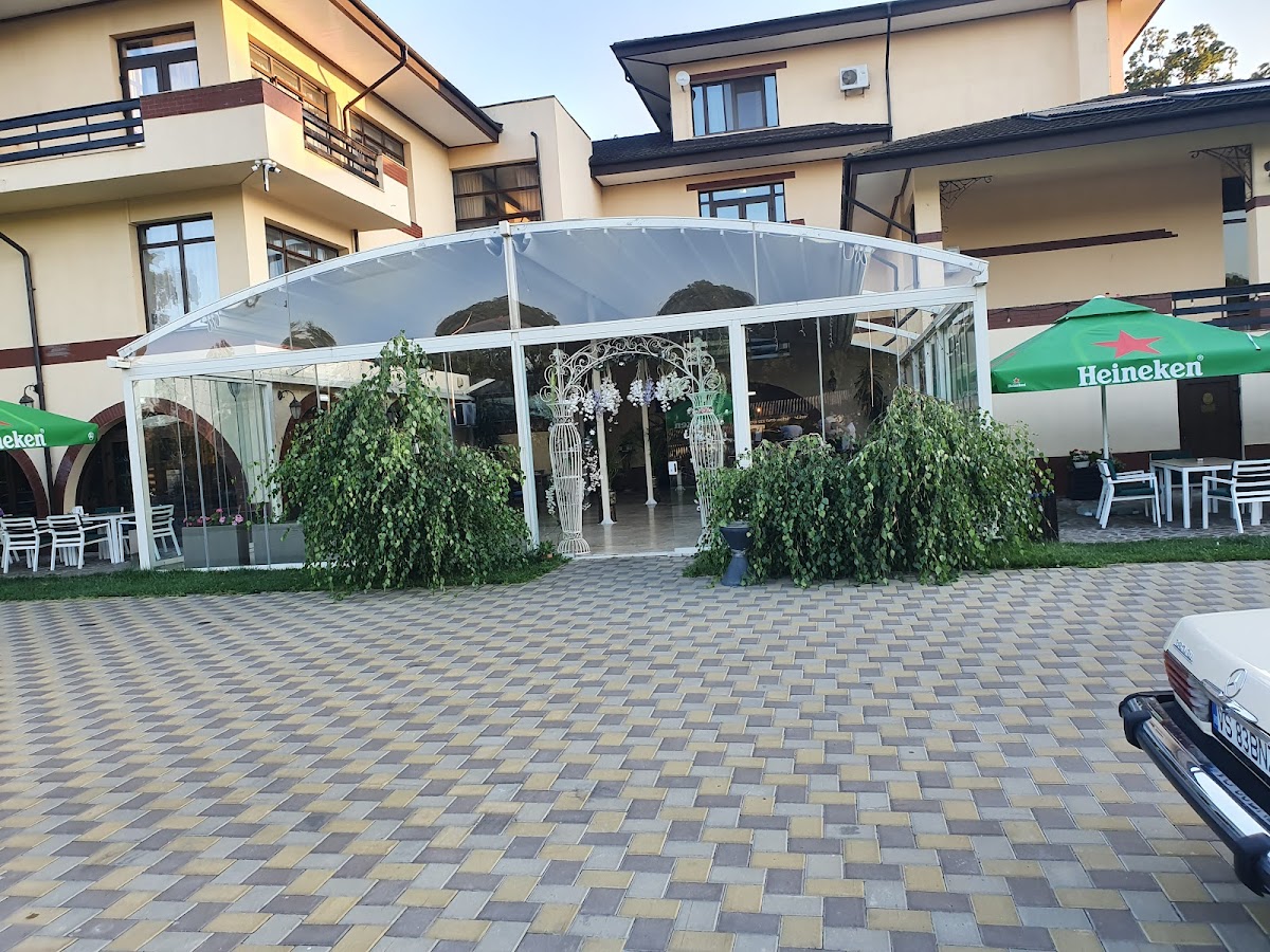 Curtea Domneasca - foto 4