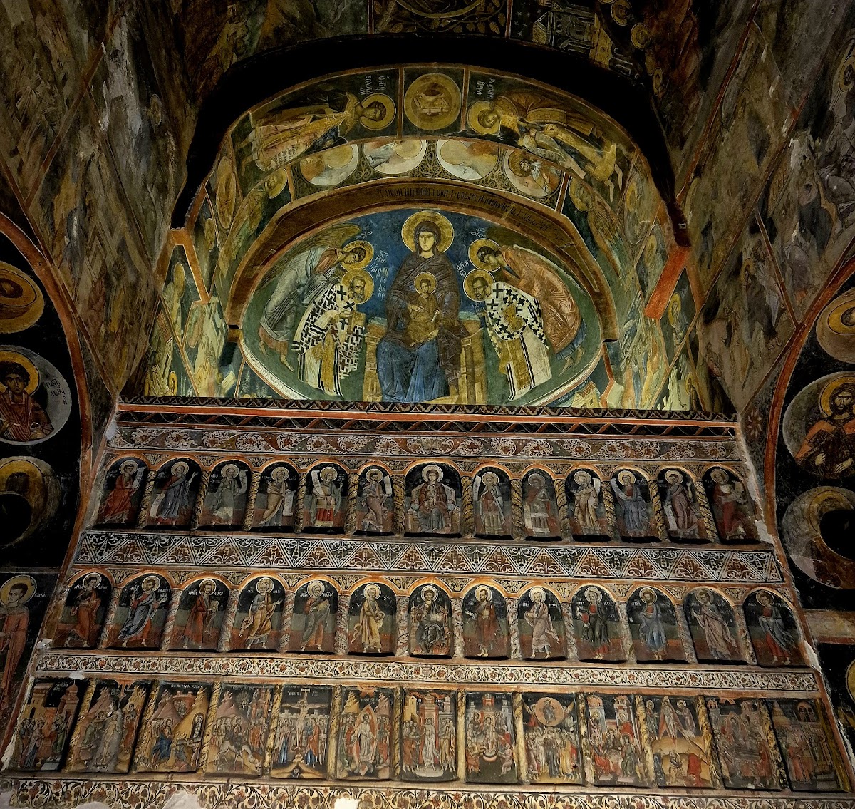 库尔特亚·德·阿尔杰什王宫 - foto 4