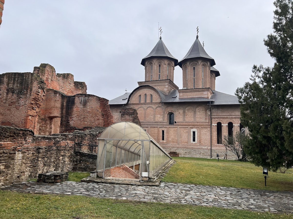 Curtea Domnească din Târgoviște - foto 2