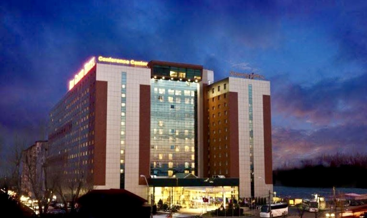 Deluxe Apartments
