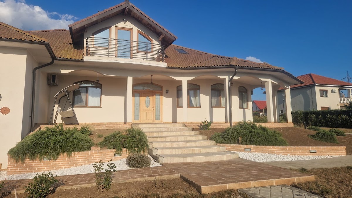 Denisa House