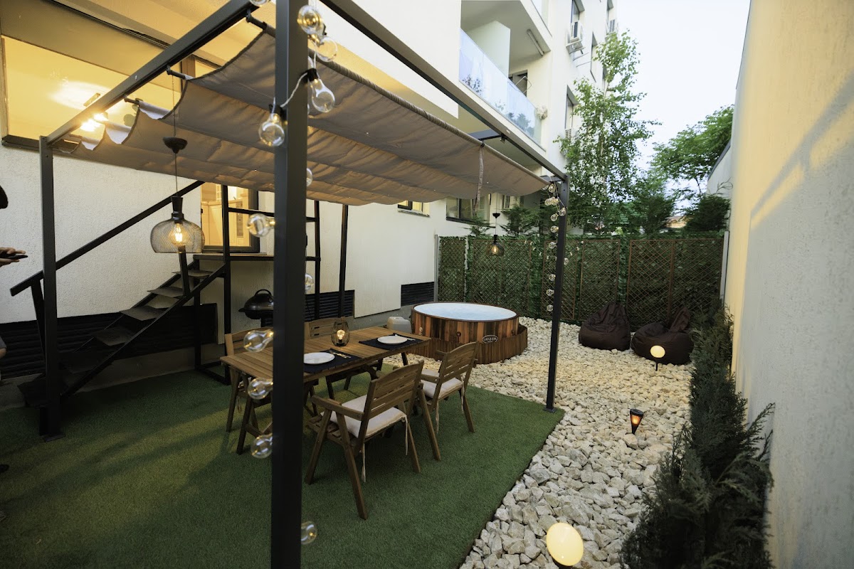 Downtown Apartment w Jacuzzi