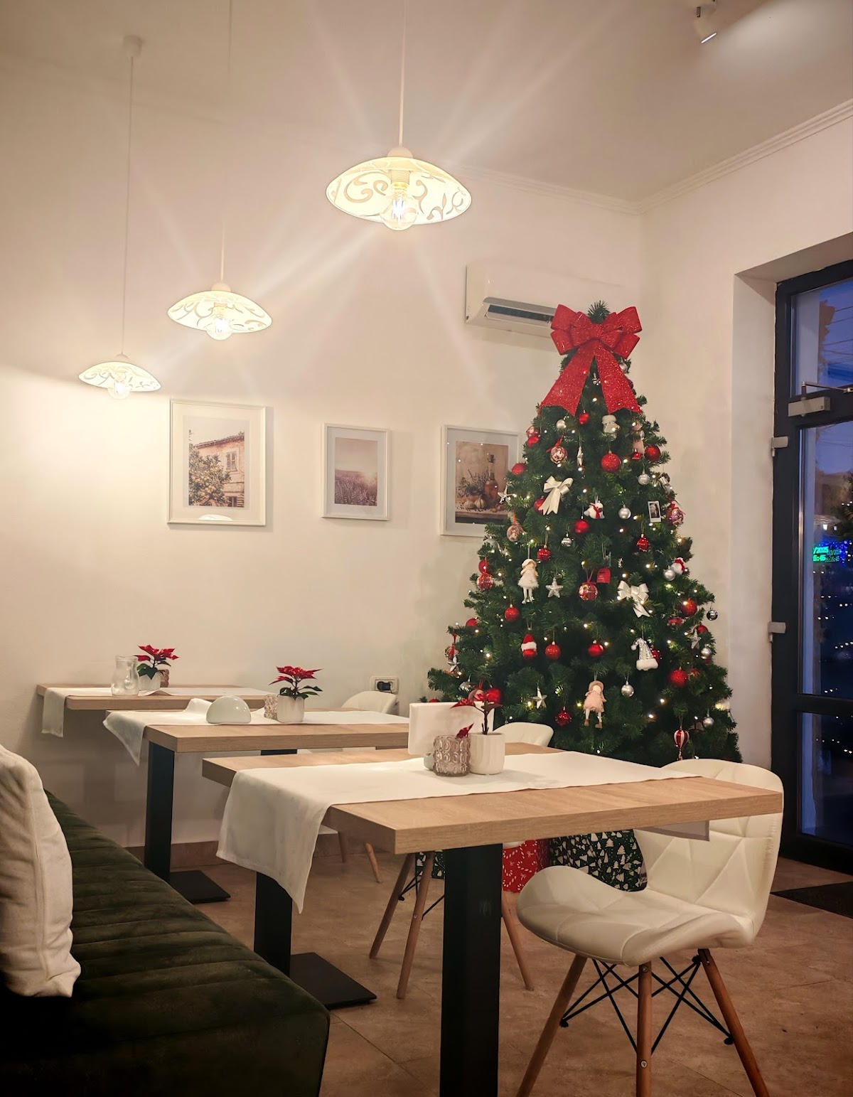 Due Cuori Restaurant & Pizzerie, Vinga